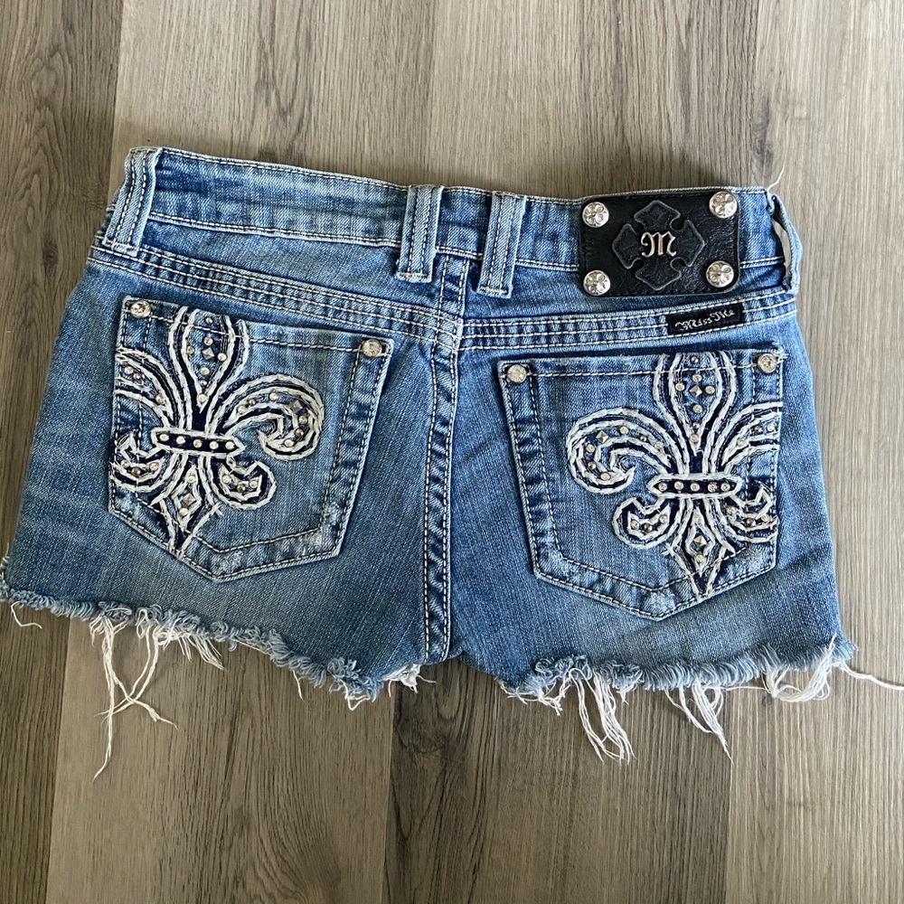 Miss Me Cutoff Shorts 27 - Picture 1 of 6